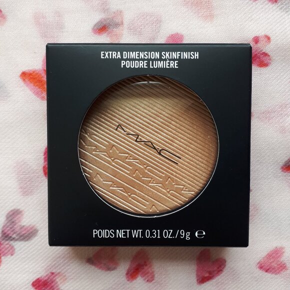 MAC Cosmetics: Extra Dimension Skinfinish - Whisper of Gilt - Picture 2 of 14
